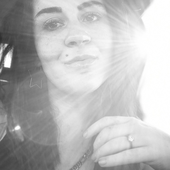 Meet your Posher, Jessica - Picture 1 of 1